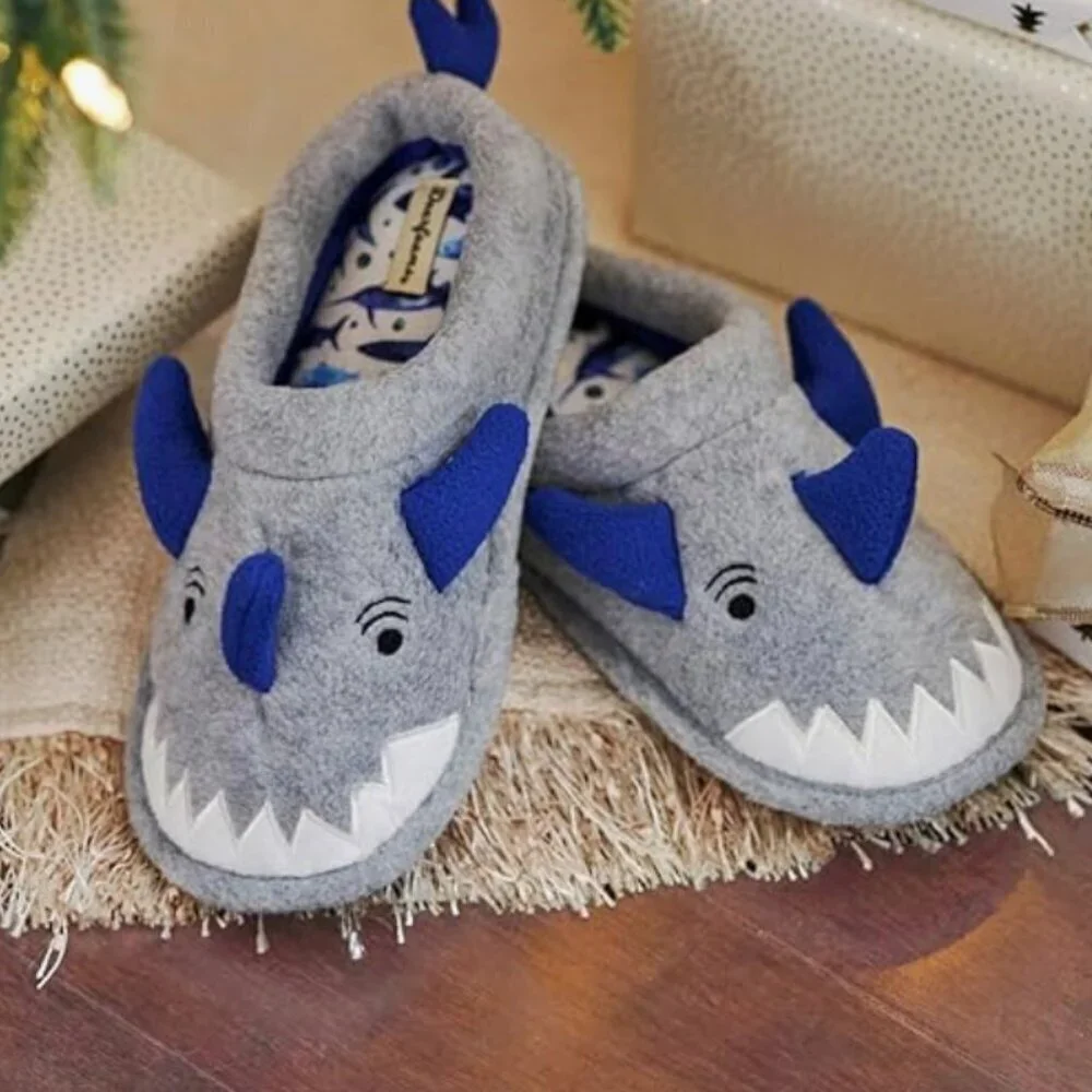 NWT Dearfoams Toddler & Kids' Cute washable Shark slippers big kid size 13/1